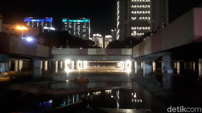 Ketinggian banjir underpass Kemayoran berkurang setelah disedot, 2 Februari 2020. (Dwi Andayani/detikcom)