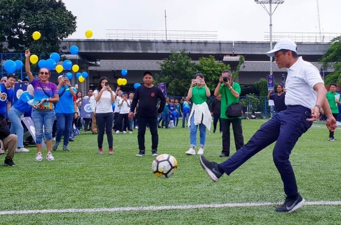 Masuki Usia 70 Tahun, BTN Terus Berbenah Diri Direktur Utama PT Bank Tabungan Negara (Persero) Tbk Pahala N Mansury melakukan kick off pada acara pembukaan internal lomba olah raga dan seni dalam rangka HUT Bank BTN yang jatuh pada 9 Februari mendatang, di Jakarta (1/2). Pahala mengajak seluruh jajaran BTN melalui seluruh komunitas yang ada untuk menjadikan HUT Ke-70 Bank BTN sebagai momentum perubahan menjadi lebih baik.