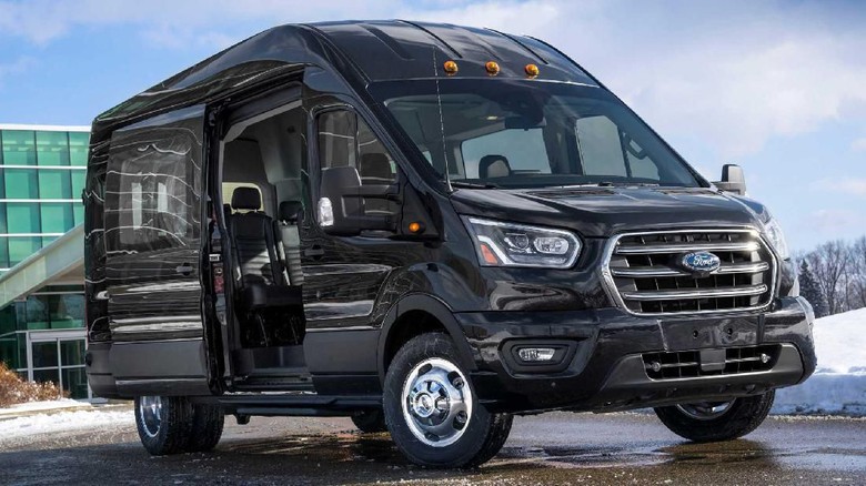 Ford Transit Mobil ini dapat menggunakan bahan bakar dari minyak gorek bekas