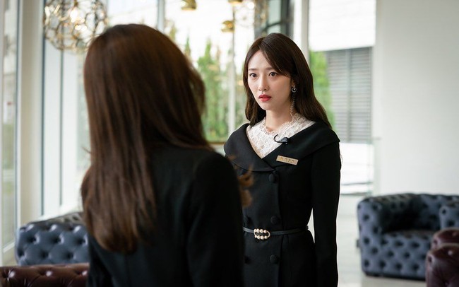  Pyo Ye Jin yang berperan sebagai On Yoo Ri di drama Korea VIP juga sempat menyita perhatian para penonton lewat aktingnya. Ia berperan sebagai pelakor yang menjalin hubungan terlarang dengan suami Jang Na Ra di drakor VIP. Foto: Instagram