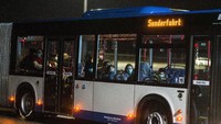 Setelah turun dari pesawat, mereka dibawa dengan bus. Frank Rumpenhorst/DPA via AP.