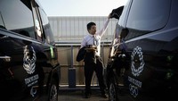 Norihito Arima, usianya 33 tahun dan bekerja di salah satu perusahaan taksi terbesar di Jepang, Nihon Kotsu. Dia menceritakan kesahariannya menjadi supir taksi (AP)