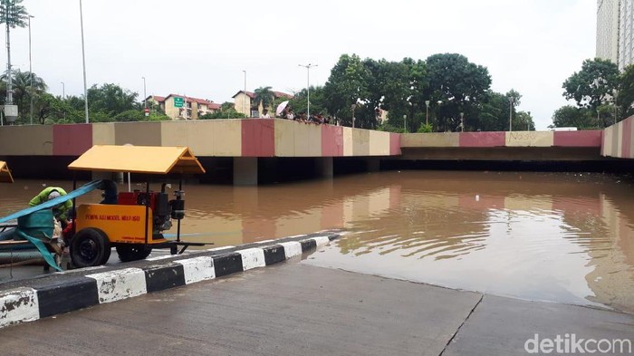 Underpass Kemayoran banjir, Minggu (2/2/2020)