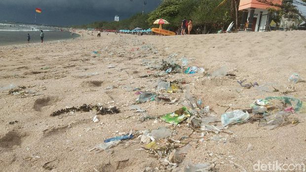 Banjir Sampah Plastik di Kuta Bali, Ini Kata Kadispar