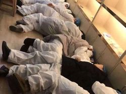 Potret Kerja Keras Staf Medis Tangani Virus Corona