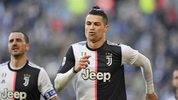Cristiano Ronaldo mencetak dua gol ke gawang Juventus melalui eksekusi penalti. (