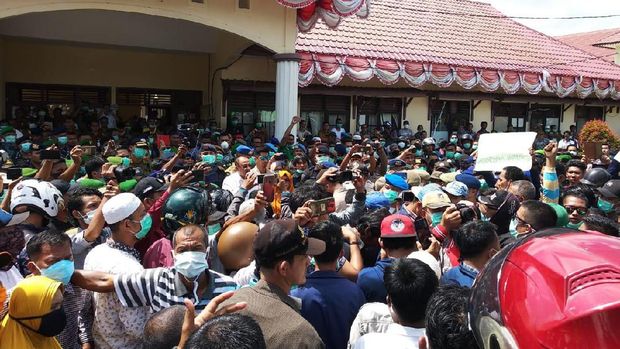 Bupati Natuna soal Demo Warga: Biasa Orang Kampung