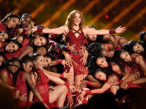 Curi Perhatian di Super Bowl, Shakira Melesat di Chart AS