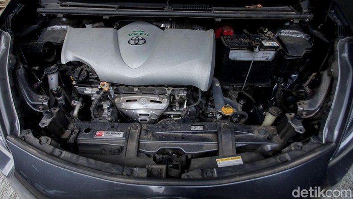 Cuci mobil dengan tenaga uap memberikan kebersihan yang berbeda. Dengan pressure air yang tinggi kotoran yang menempel pada bodi hilang seketika.
