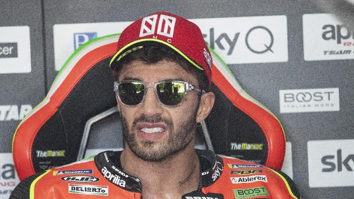ALCANIZ, SPAIN - SEPTEMBER 20: Andrea Iannone of Italy and Aprilia Racing Team Gresini looks on in box during the MotoGp of Aragon - Free Practice on September 20, 2019 in Alcaniz, Spain. (Photo by Mirco Lazzari gp/Getty Images)
