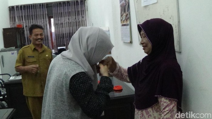Seorang mahasiswi asal Sumenep, Madura terpaksa pulang dari China karena takut terjangkit Virus Corona. Ia yakni Maftuhatus Sobah (20), Mahasiswi Fushou University.