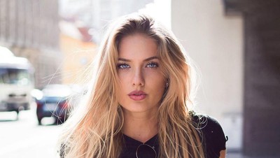 Saat Atlet Terseksi di Dunia, Alica Schmidt Liburan ke Maldives