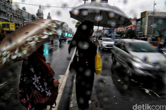 Waspada Puncak Musim Hujan Februari hingga Maret di Jakarta BMKG memprediksi puncak musim hujan 2020 di Jakarta baru terjadi pada Februari dan Maret mendatang.