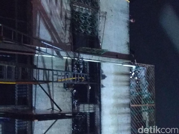 Api sudah padam di ruko tekstil Tanah Abang, Jakarta.
