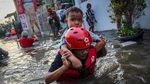 Potret Banjir Setinggi 2 Meter di Periuk Tangerang