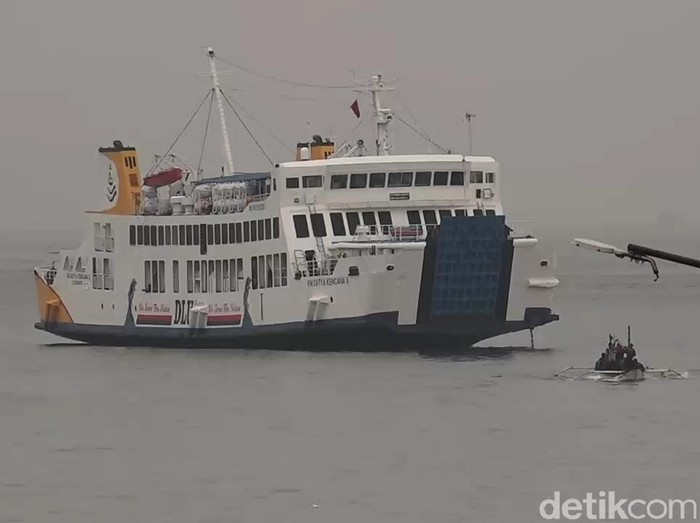 BMKG Banyuwangi menyampaikan potensi hujan deras disertai angin kencang yang akan melanda wilayah perairan. Diprediksi, cuaca buruk bakal terjadi hingga Maret mendatang.