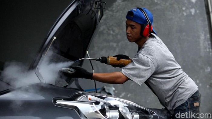 Jaman now, nggak cuma manusia yang bisa mandi sauna. Mobil pun sekarang bisa mandi uap ala manusia. Penasaran?