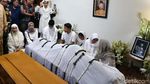 Suasana di Rumah Duka Gus Sholah