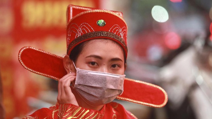 Potret Wabah Corona yang Mengancam ke Seluruh Penjuru Dunia Wabah virus Corona dari China memang cukup membuat warga di seluruh penjuru dunia harus bersiap siaga. Pasalnya, hingga kini ratusan korban jiwa telah menjadi korbannya.