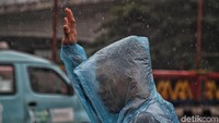 Dampak kesehatan tersebut seperti flu, diare, demam berdarah hingga malaria.