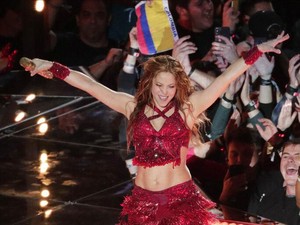 Aksi Shakira Melet-melet di Super Bowl 2020 Jadi Juara di Dunia Maya