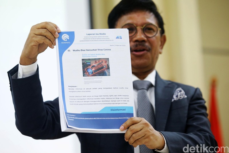 Kominfo Johnny G Plate peringatkan masyarakat terkait hoax penyebaran virus corona. Sebanyak 54 kasus sudah dilaporkan.