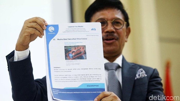 Menkominfo Peringatkan Sanksi Tegas untuk Penyebar Hoax Virus Corona Kominfo Johnny G Plate peringatkan masyarakat terkait hoax penyebaran virus corona. Sebanyak 54 kasus sudah dilaporkan.
