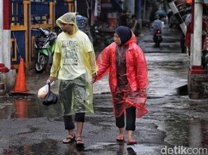 Bikin Gampang Sakit, Ini Makanan yang Harus Dihindari Saat Musim Hujan