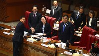 Diberitakan sebelumnya, Komisi III DPR RI telah menetapkan nama-nama hakim agung, hakim ad hoc, dan hakim hubungan industrial yang dilakukan berdasarkan uji kelayakan dan kepatutan (fit and proper test). Komisi III memastikan tak ada hakim titipan.