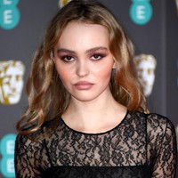 Lily-Rose DeppAnak sulung Johnny Depp dan Vanessa Paradis jadi perbincangan karena tidak menolak disebut nepo baby. Beberapa model bahkan sampai ikut angkat bicara dan mengaku tidak setuju dengan pendapatnya. Lily-Rose sendiri mengawali karier sebagai model dan kini mulai aktif sebagai aktris. Foto: Gareth Cattermole/Getty Images