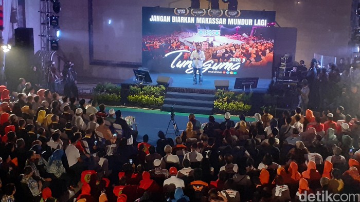 Ramdhan Danny Pomanto menyampaikan visi-misinya. (M Nur Abdurrahman/detikcom)