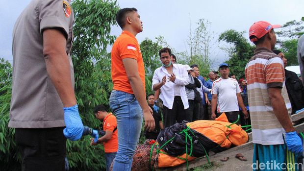 Cerita Edward Video Call Istrinya Sebelum Dibunuh-Dibuang ke Jurang