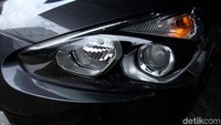 Uap panas yang dihasilkan pun sangat aman untuk cat mobil. Bahkan bisa menghilangkan oksidasi bekas wax atau shampoo yang menyebabkan jamur.