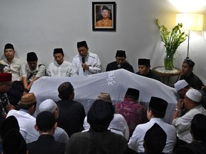 Kenang Gus Sholah, Arsul Sani: Sosok yang Dunianya Banyak