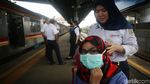Giliran Stasiun Tanah Abang Jadi Sasaran Sosialisasi Virus Corona