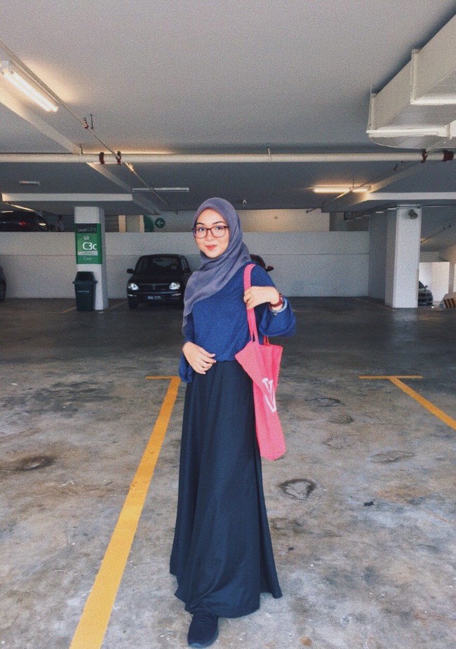 Wanita yang tinggal di Kuala Lumpur ini pun mengakui bahwa dirinya biasa mengalami body shaming dan diejek oleh teman-temannya karena bentuk tubuhnya. Teman-teman ada yang panggil saya kontainer, badak, dan tabung gas, imbuhnya. Foto: Twitter @__syarmineisa