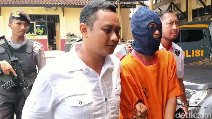 Polisi menangkap M Lutfi (31), pencuri spesialis roda mobil di Kabupaten Batang dan Kota Pekalongan, Senin (3/2/2020).
