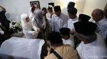 Suasana di Rumah Duka Gus Sholah