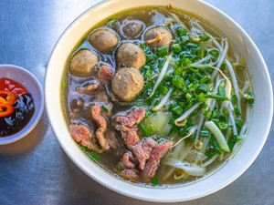3 Racikan Mie Kuah Ini Bisa Bikin Pagimu Jadi Hangat