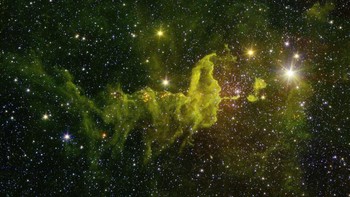 Menunjukkan bagian laba-laba nebula The Spider and the Fly, IC 417, tempat banyak bintang terbentuk. Terletak di konstelasi Auriga, jaraknya sekitar 10.000 tahun cahaya dari Bumi di bagian luar Bima Sakti. Foto: NASA/JPL-Caltech via AP.  