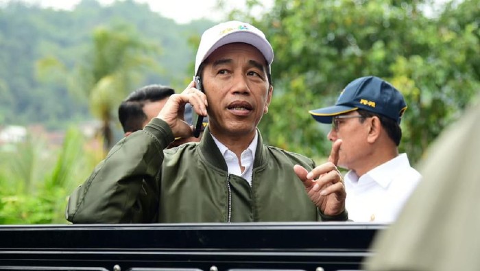Presiden Jokowi di Kecamatan Sukajaya, Bogor.