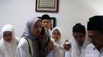 Suasana di Rumah Duka Gus Sholah