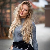 Aku sudah melihat banyak wanita cantik, ada yang tua dan muda. Jadi, aku tidak terlalu cantik. Mungkin saja aku cantik, tapi tidak terlalu. Aku sudah menjadi atlet sejak masih anak-anak dan memang bercita-cita menjadi atlet. Jujur saja aku bingung dengan komentar yang ada, tapi tak akan jadi masalah bagiku, kata Alica menanggapi komentar netizen. Foto: Instagram