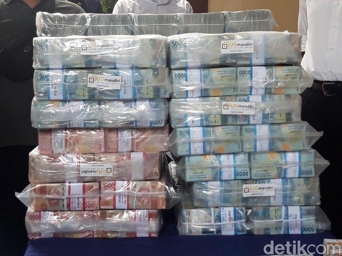 Barang bukti kasus investasi bodong MeMiles kini mencapai Rp 147 miliar. Sebelumnya ada tambahan Rp 3,5 miliar dari rekening Ari Haryo Wibowo Harjojudanto atau Ari Sigit.