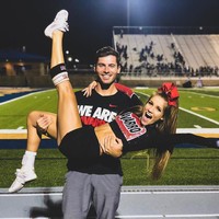 Kemudian Morgan dan kakaknya diberikan sebuah mobil trailer sebagai tempat tinggal ketika Morgan masih SMA. Mereka pun tinggal berdua di sana dan makan apapun yang mereka bisa sampai kakeknya mulai turun tangan. Ketika itu aku tidak sadar betapa buruknya situasi. Dan kami tidak sadar sampai saat itu, tapi dia benar-benar kesulitan tinggal di sana, tutur sang nenek. Foto: Instagram @morgannlyn