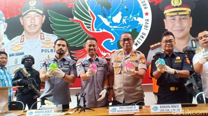 Penyelundupan Sabu Cair di Bola Mainan Diungkap, 3 Tersangka Dijerat