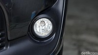 Terlihat detail mobil tampak lebih bersih.