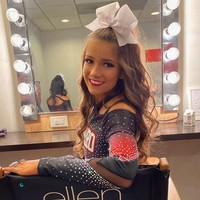 Dalam serial dokumenter tersebut, Morgan mengaku ditinggal oleh ibu kandungnya ketika kecil. Wanita 22 tahun itu pun menyentuh hati para penonton karena kedekatakannya dengan coach Monica Aldama yang menjadi pengganti ibu. Foto: Instagram @morgannlyn