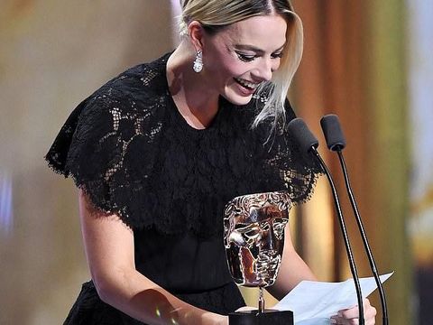 Menang BAFTA, Brad Pitt Beri Pidato Sindir Pangeran Harry