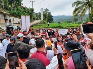 Jokowi Kembali Kunjungi Lokasi Terdampak Banjir-Longsor Sukajaya Bogor